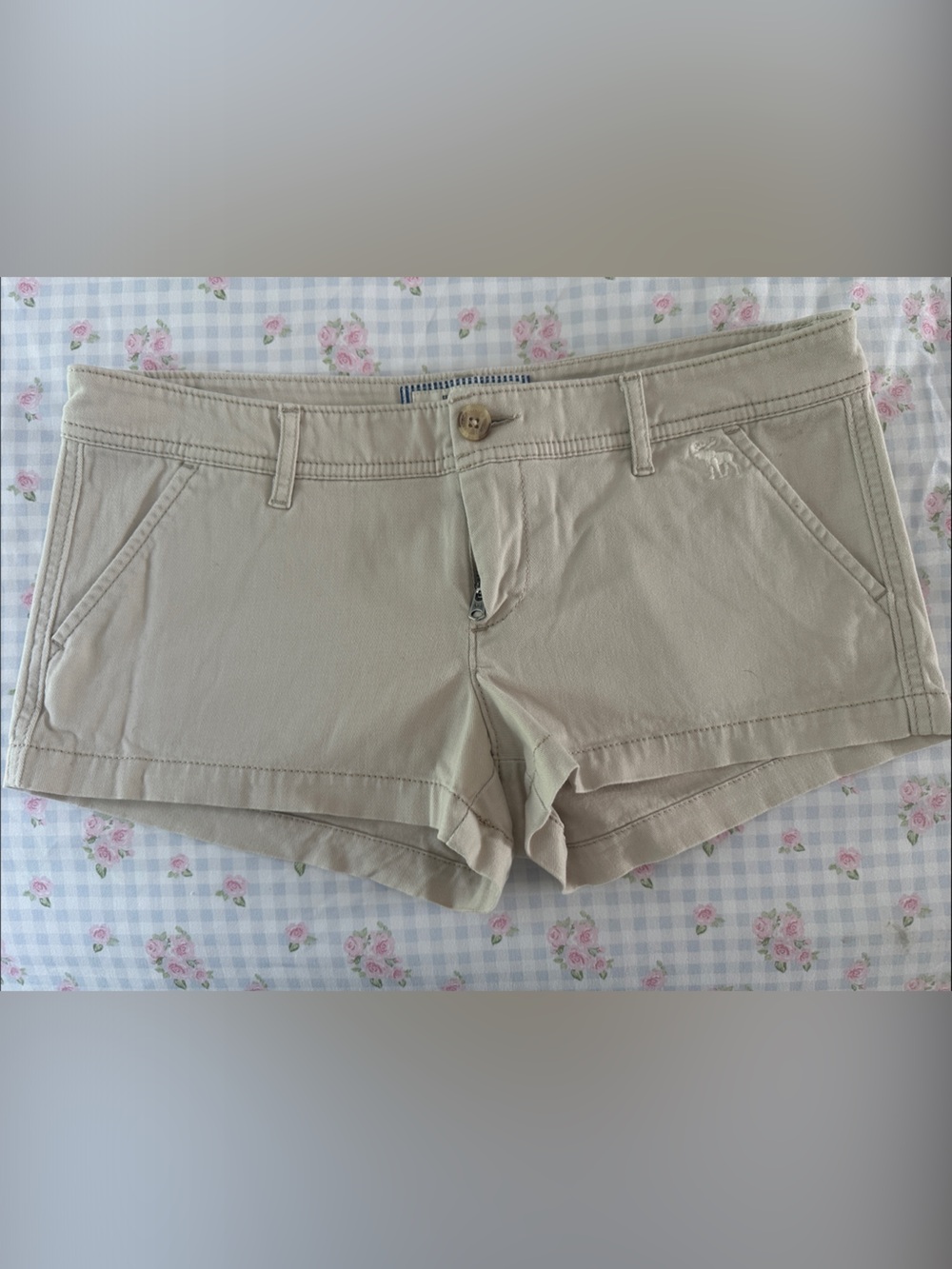 Abercrombie Beige low rise COMFY Shorts SIZE 4